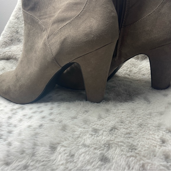 Cute Mid Calf Boots - Picture 2 of 5